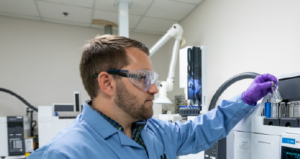 Scientist performing early phase development work at PDMO, Radiofilum Pharmaceutical Solutions
